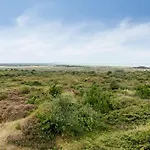 Family House With Sea View In Svinklov Сasa de vacaciones