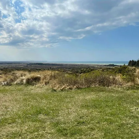 Family House With Sea View In Svinklov