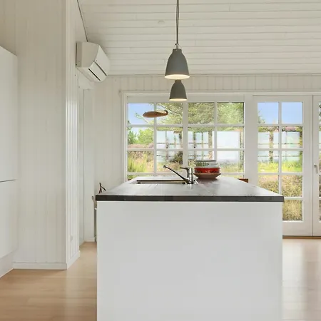 בית נופש Family House With Sea View In Svinklov *