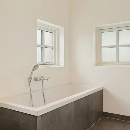 בית נופש Family House With Sea View In Svinklov