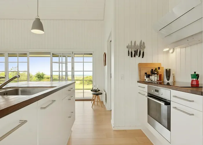 Family House With Sea View In Svinklov 펜션