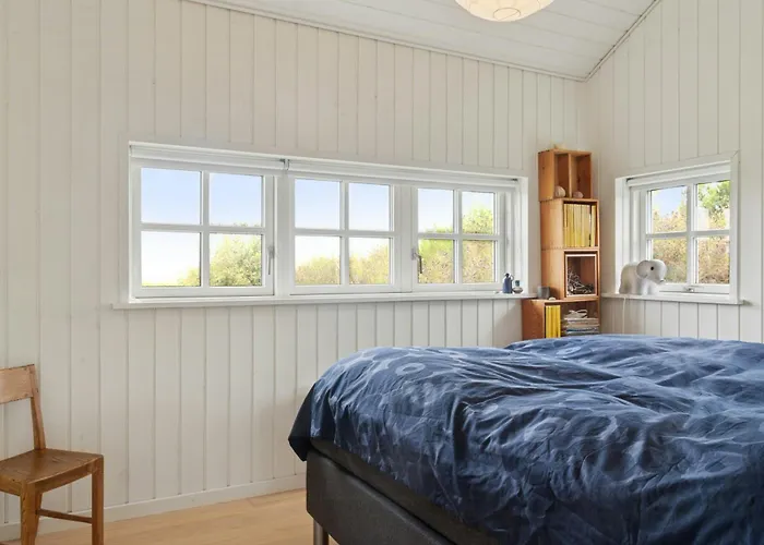 Family House With Sea View In Svinklov 피에리트슬레브