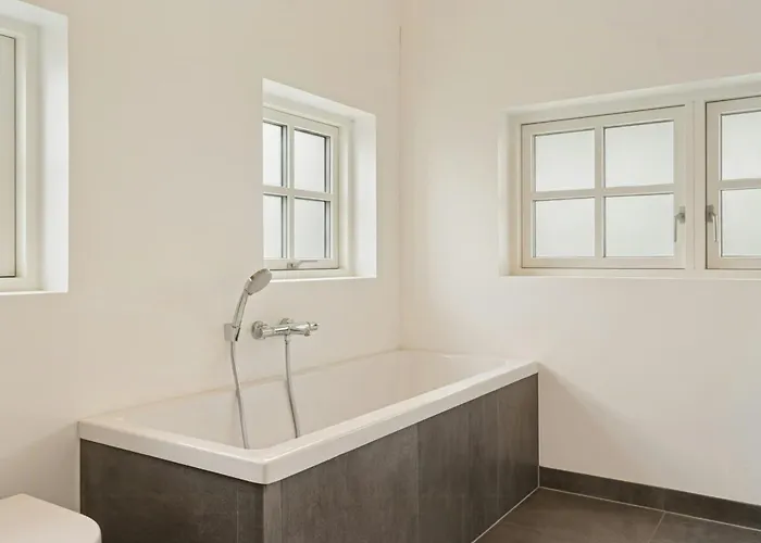 펜션 Family House With Sea View In Svinklov