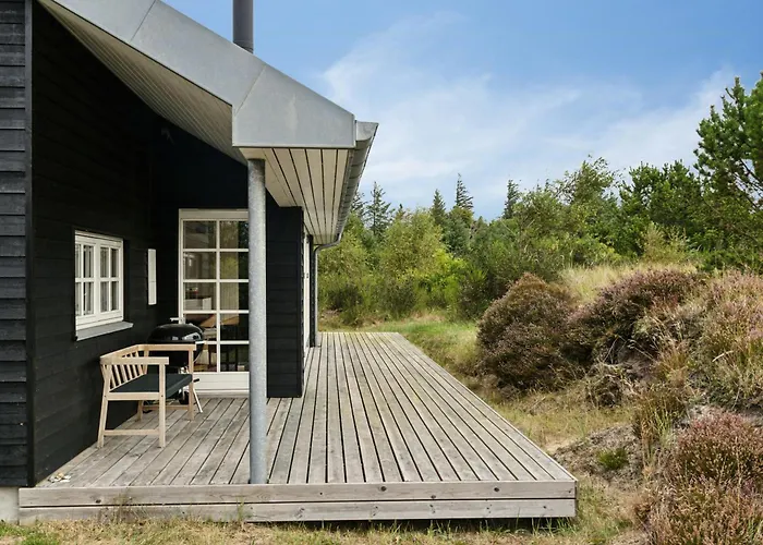 펜션 Family House With Sea View In Svinklov *