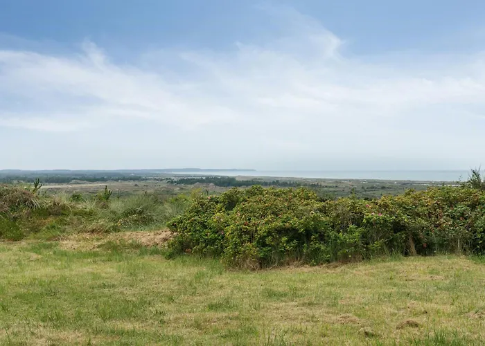 펜션 Family House With Sea View In Svinklov